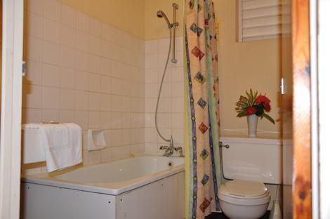 Carib Blue Apartments Oistins Phòng bức ảnh