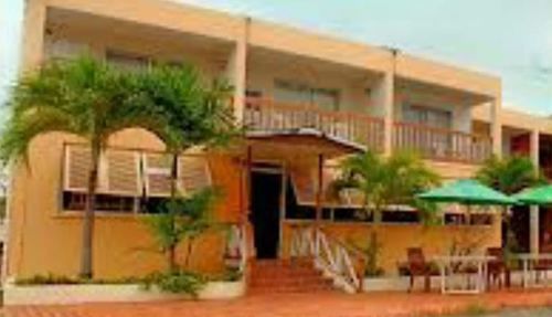 Carib Blue Apartments Oistins Ngoại thất bức ảnh