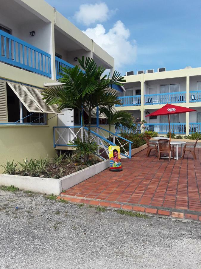 Carib Blue Apartments Oistins Ngoại thất bức ảnh