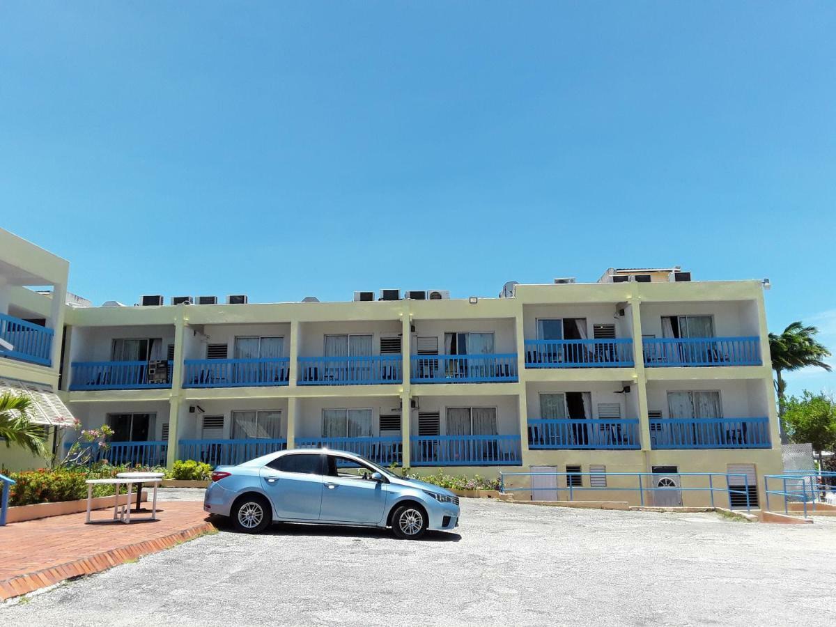 Carib Blue Apartments Oistins Ngoại thất bức ảnh